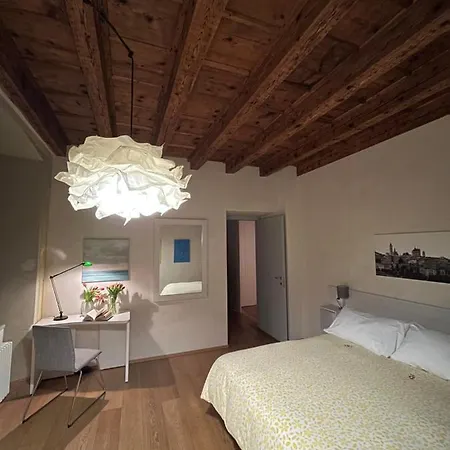 Livinn La Mansardina1 E L'affresco Holiday home *