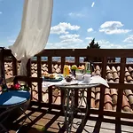 Livinn La Mansardina1 E L'affresco ברגמו