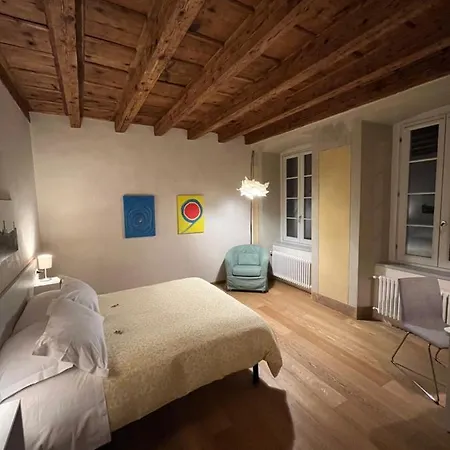 Livinn La Mansardina1 E L'affresco Hébergement de vacances Bergame