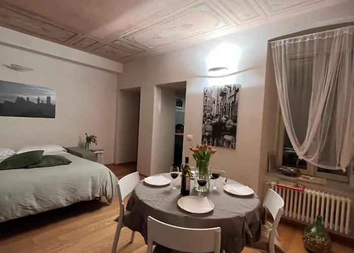 Livinn La Mansardina1 E L'affresco Будинок відпочинку *