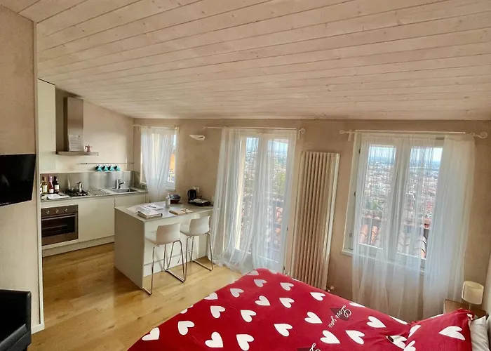 Livinn La Mansardina1 E L'affresco