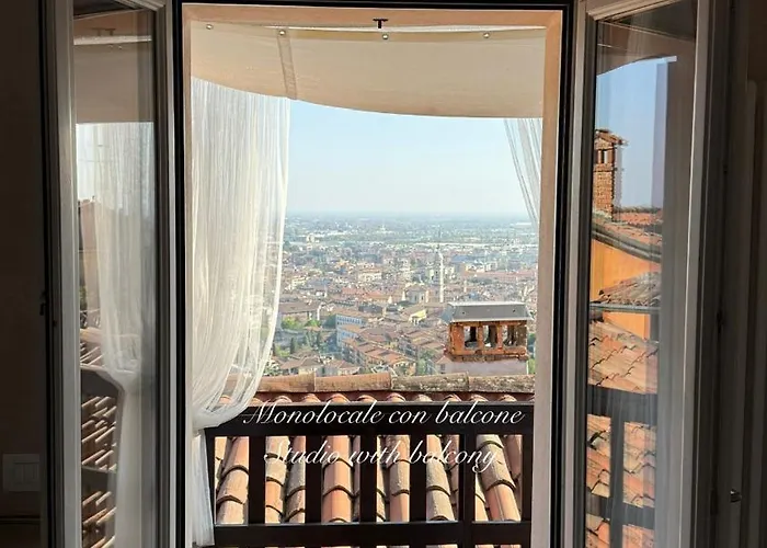 Livinn La Mansardina1 E L'affresco Holiday home *