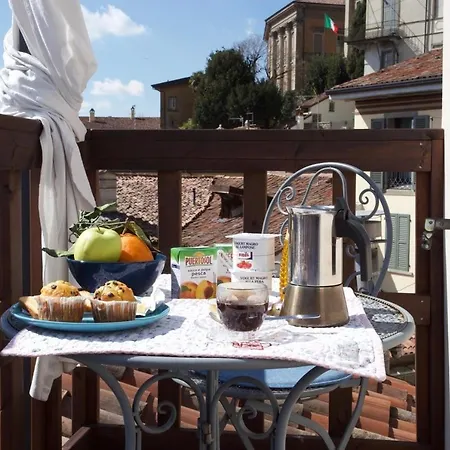 Livinn La Mansardina1 E L'affresco Дом отдыха Бергамо